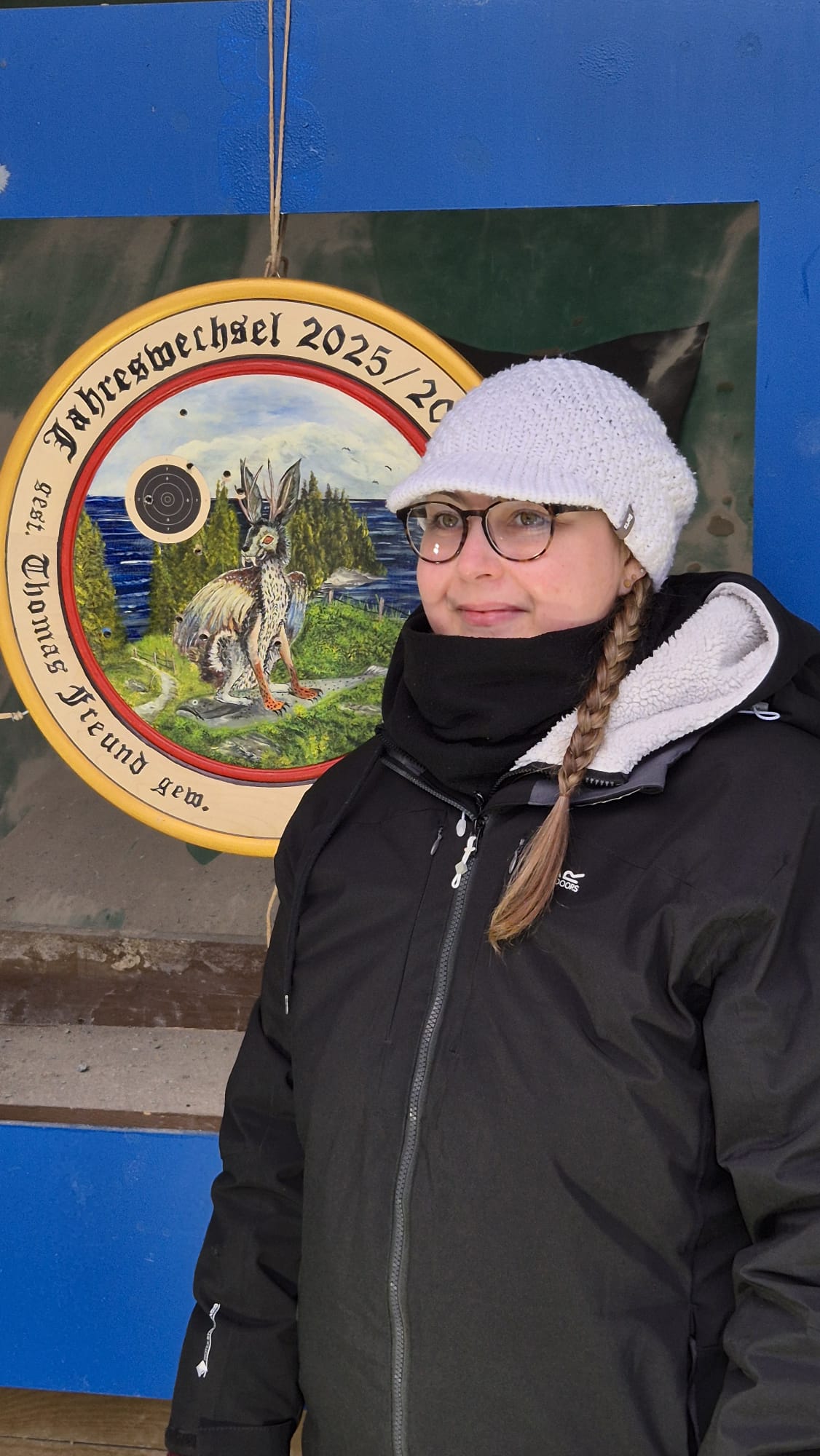 Alexandra Mertens, die Gewinnerin des Jahreswechselschießens nach Ihrem Siegestreffer auf die Ehrenscheibe
Foto: SSV Alexandra Mertens