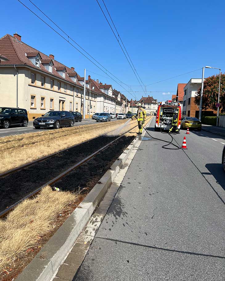 Weinheim Feuerwehr L scht Gr ngleis Und Feuer Im Hammerweg Viernheim 