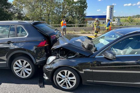 Feuerwehr Weinheim – Verkehrsunfall auf der A5 am Sonntagmittag