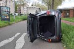 Mannheim: Verkehrsunfall mit auf der Seite liegendem Pkw