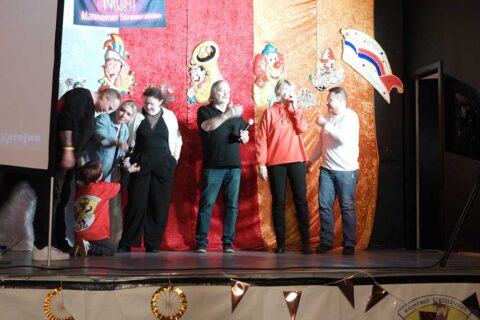 Karaoke-Night beim Karnevalclub Mannemer Stroseridder – klein aber gute Stimmung – Männerbalett „Kurpfälzer Traumtänzer“ brachten Frauen zum jubeln