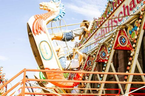 Wirtschaftsförderung:     Kinder-Sommerfest auf dem Apostelplatz  –   Vier Tage Sommerlaune für die ganze Familie