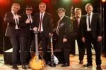 The Beat-Kings „Musikgaudi im Skistadl“ – Am 01.12.26 wird im Skistadl das Lebensgefühl der Jugendzeit zu neuem Leben erweckt. The Beat-Kings „Musikgaudi im Skistadl“ – Am 01.12.26 wird im Skistadl das Lebensgefühl der Jugendzeit zu neuem Leben erweckt.